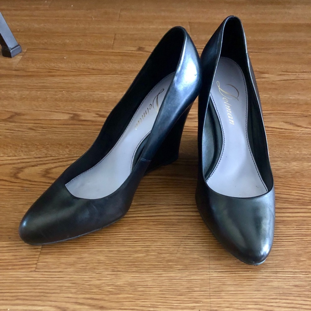 Delman Wedge.